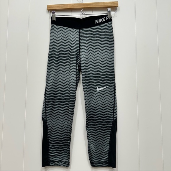 Nike Pro Dri-Fit Leggings Size Medium - Picture 2 of 11